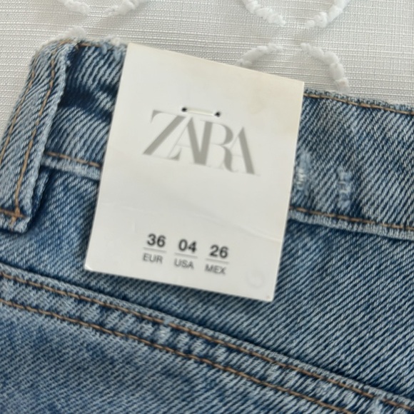 Zara Midrise Jean shorts - Picture 3 of 8
